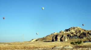 Воздушные шары  над Каппадокией  на рассвете, фото: http://prospekt-desires.ru/