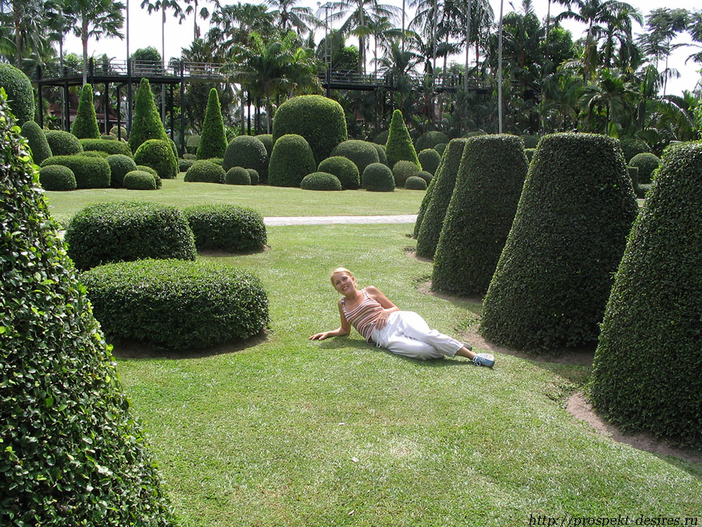 В саду Нонг Нуч в Патайе