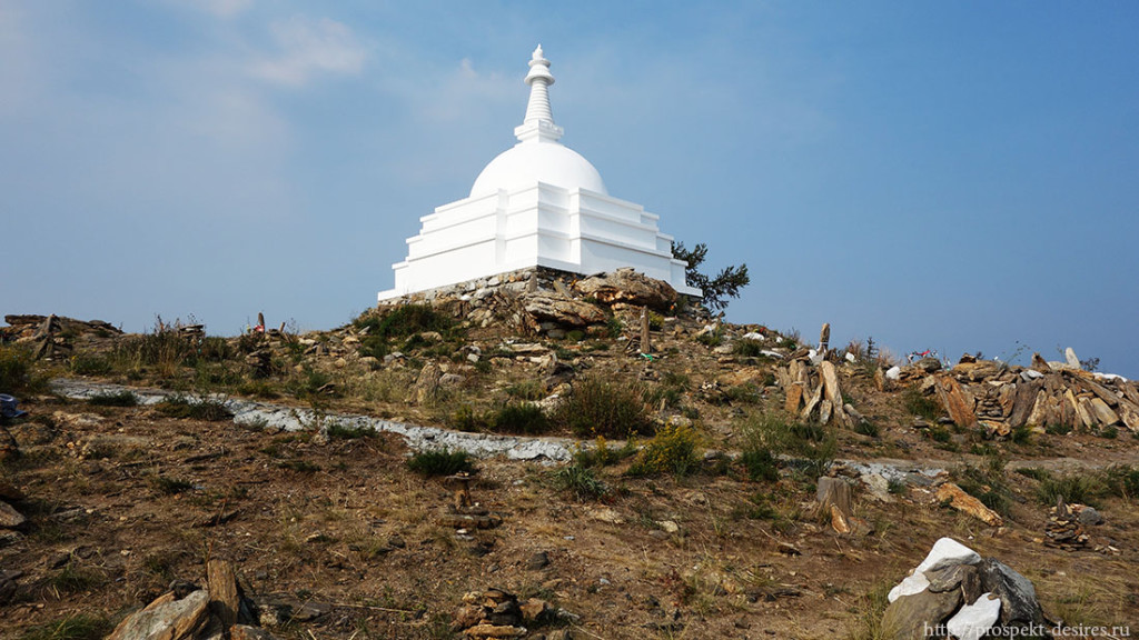 Буддийская ступа на острове Огой