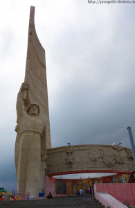 Зайсан памятник советскому солдату