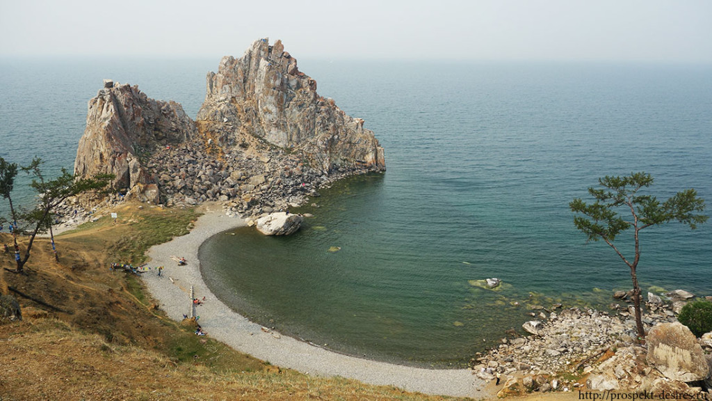 Скала Шаманка и Сарайский пляж