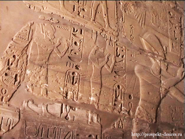 Египетские рисунки в Карнакском храме в Луксоре